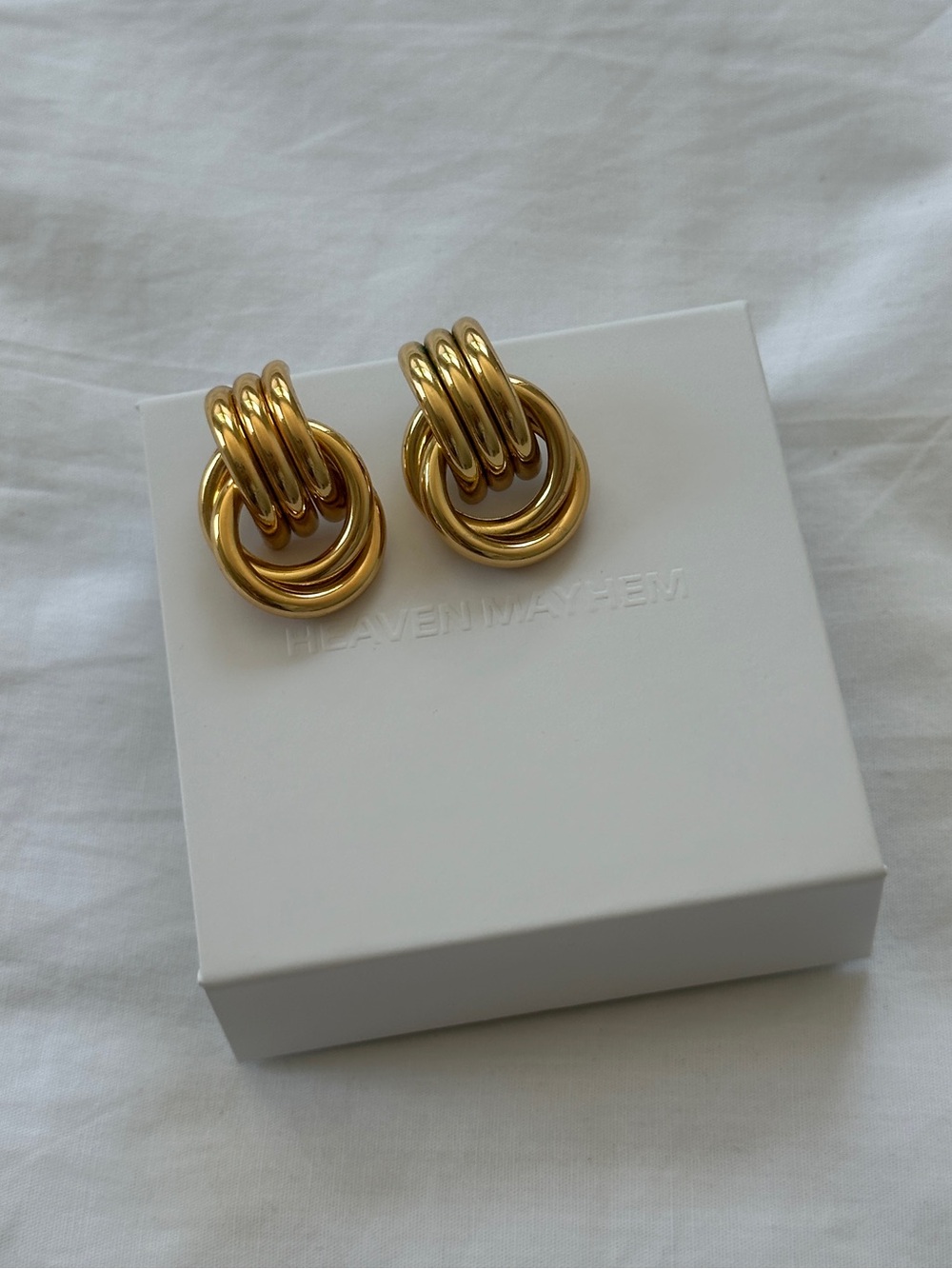 Heaven Mayhem Knot Earrings Gold